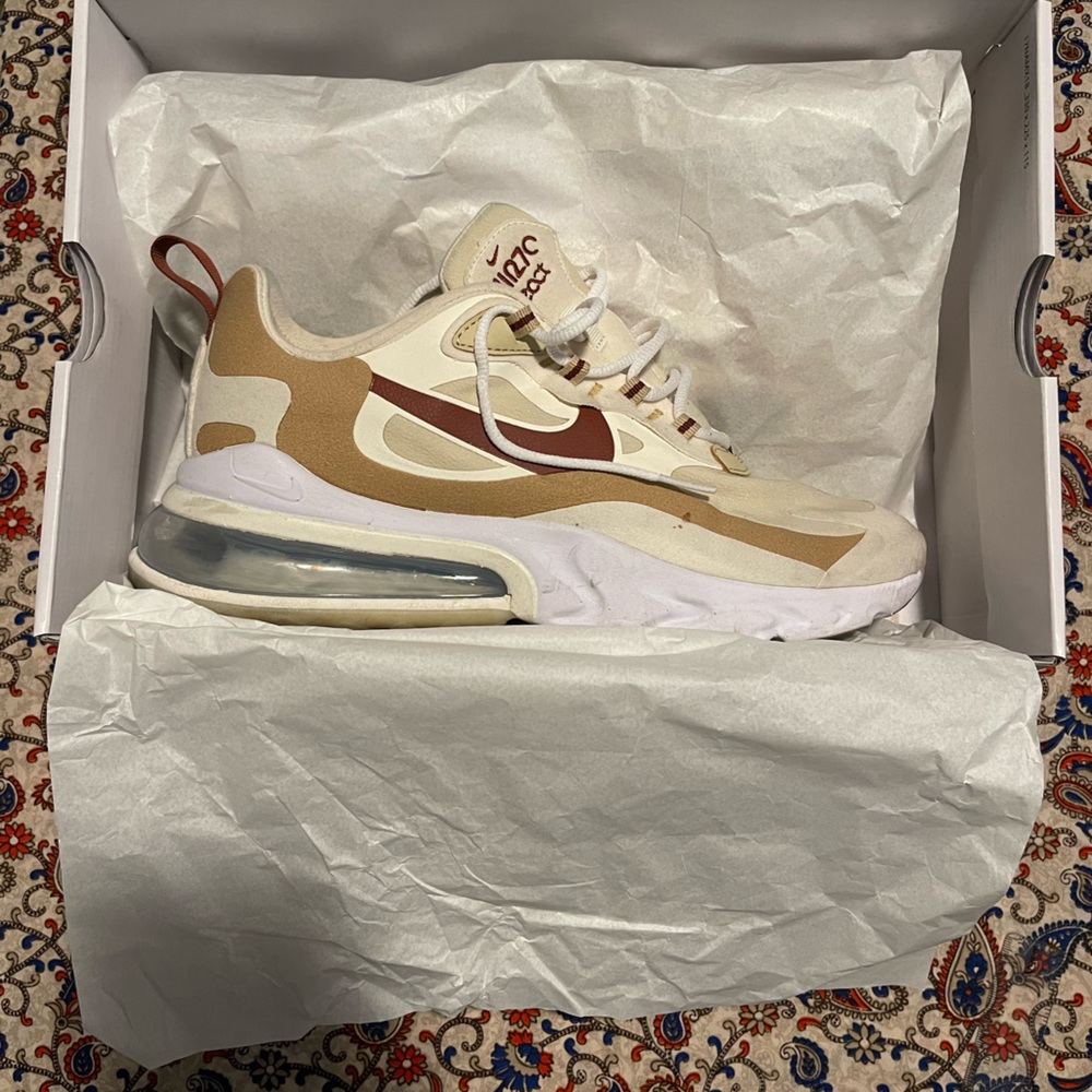 Air Max React 270